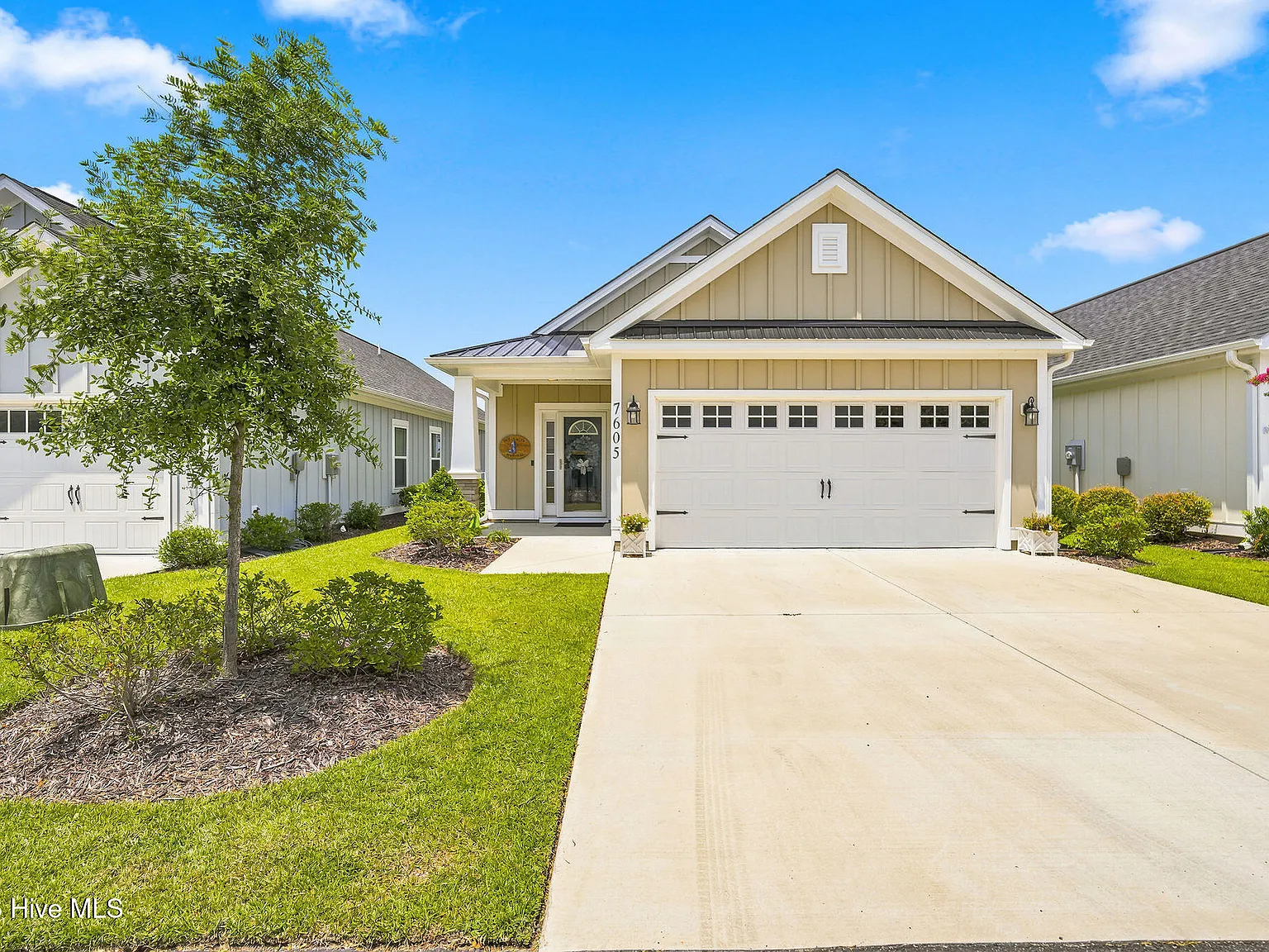 3 bed, 2.0 bath, 1180 sqft, $2,350 — Photo 1