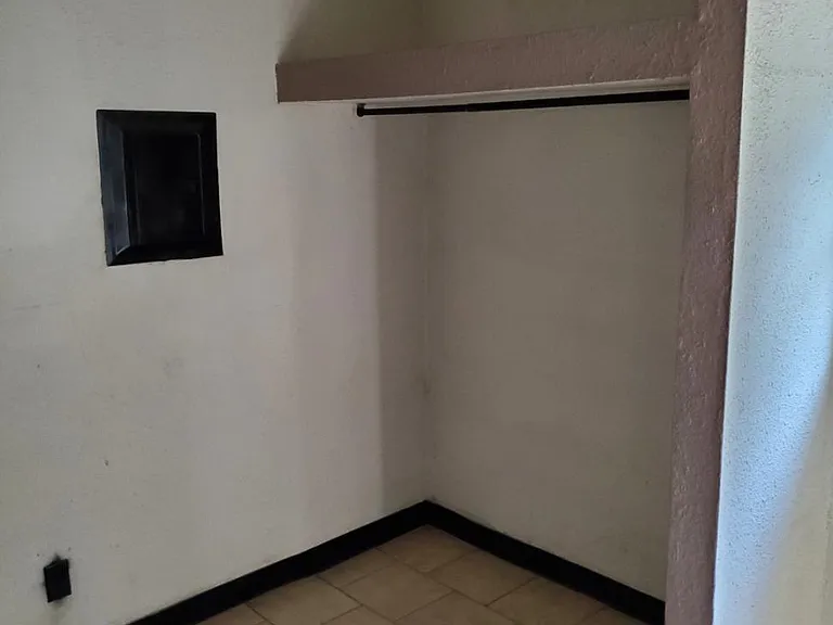 1516 N Atlanta Ct — Photo 2