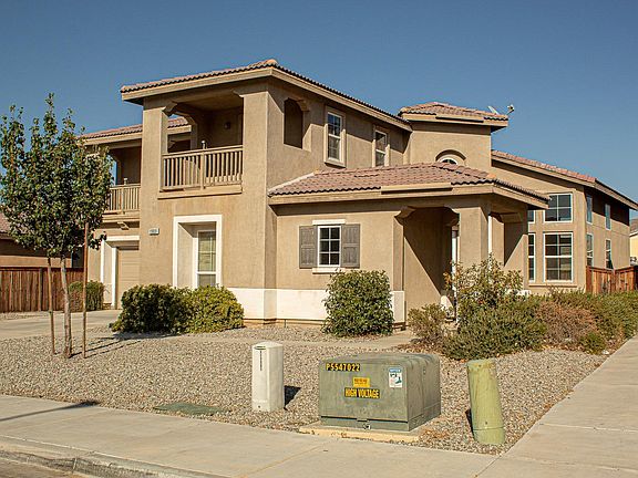 3rd image of 11931 Clayton Ln
