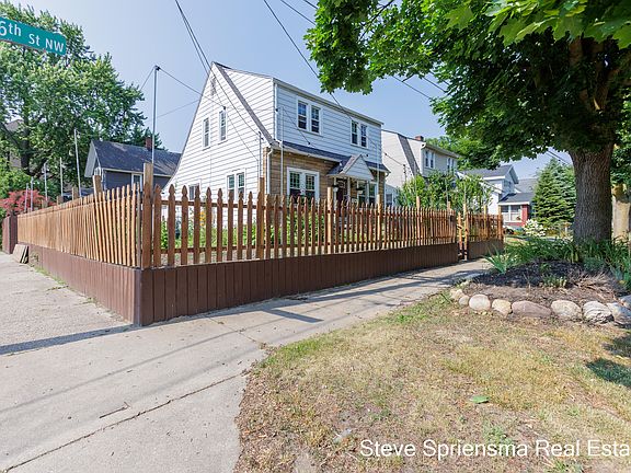 4th image of 700 6th St NW