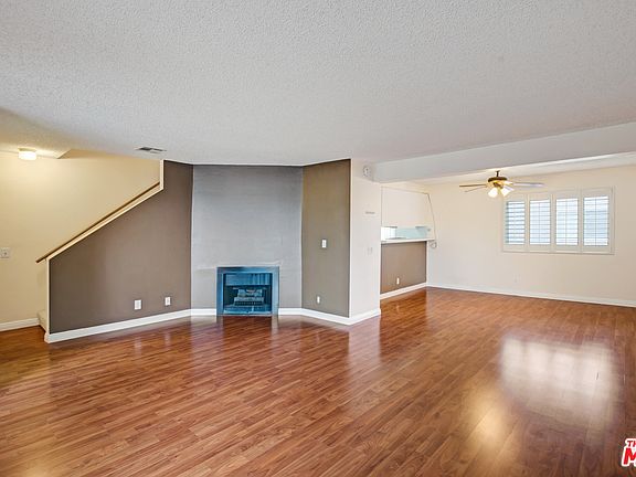 2nd image of 18333 Hatteras St Unit 32