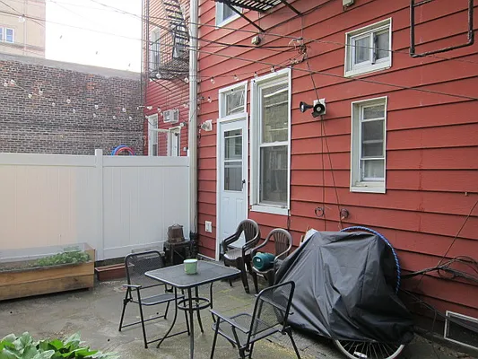 Rented by Citiburg Realty Solutions LLC | media 27