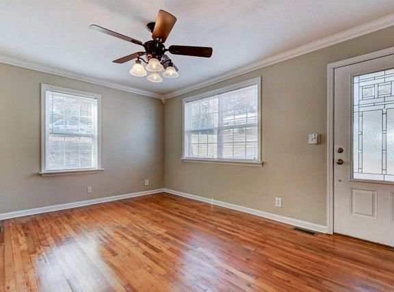 3rd image of 3518 Kenilworth Ln