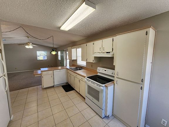 5th image of 612 S Pine St
