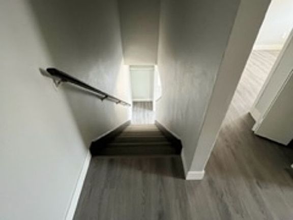5th image of 3025 W 72nd St
