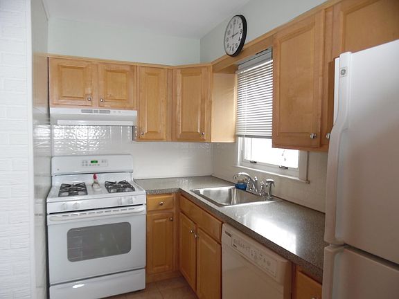 2nd image of 114 Lynhurst Ave