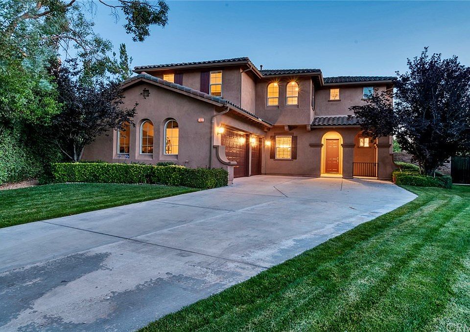 1st image of 34027 Castle Pines Dr
