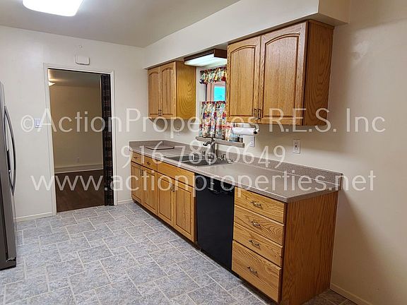 5th image of 1321 Crestmont Ave