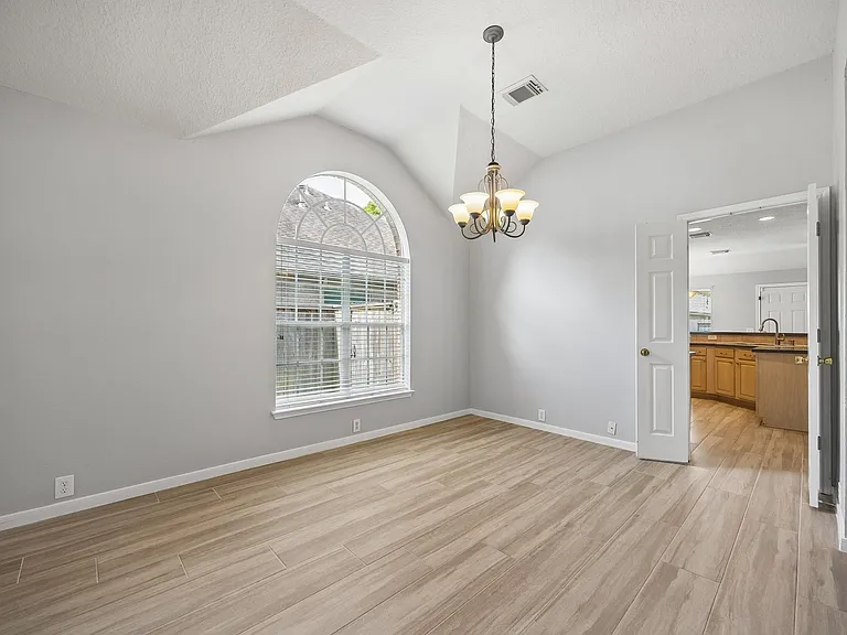 1314 Deerbrook Dr — Photo 7