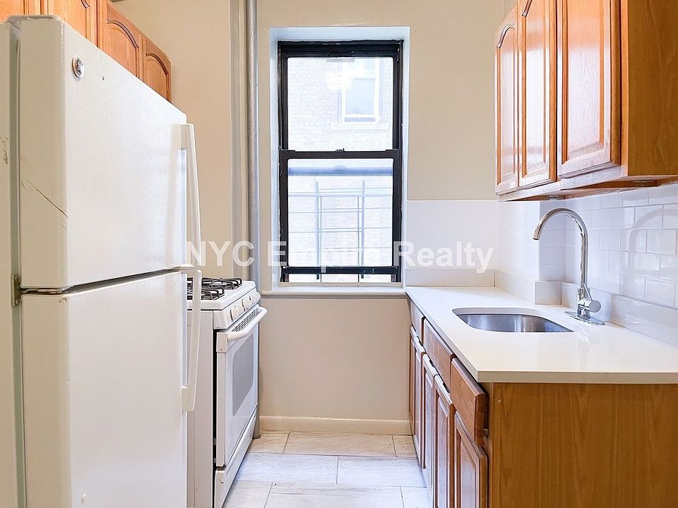 1st image of 35 Hamilton Pl APT 206