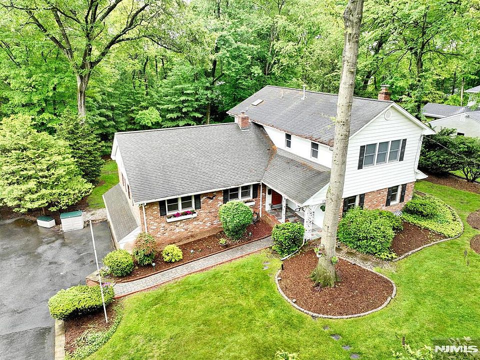 1st image of 374 Annette Ct