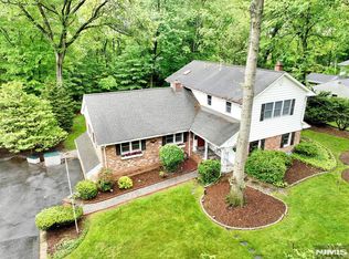 374 Annette Ct, Wyckoff, NJ 07481