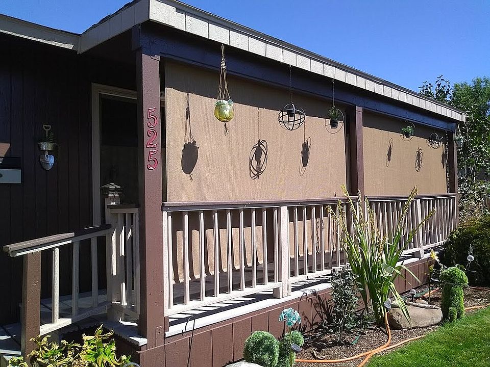 Front porch view with Blinds