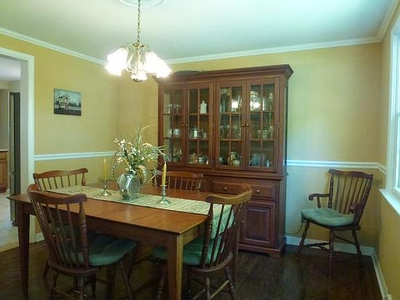 4th image of 17 Cherry Ln