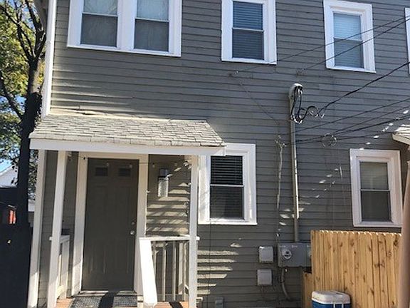 3rd image of 2569 Indianola Ave
