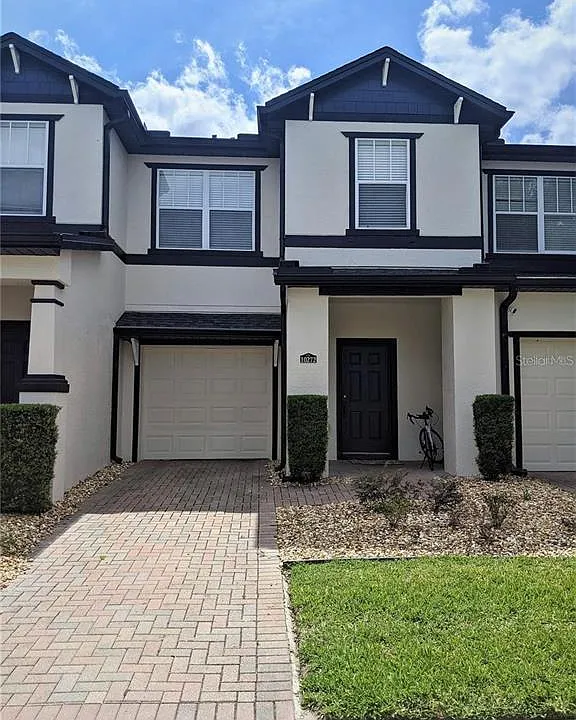 10272 Park Commons Dr