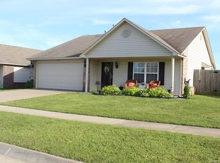 1307 Reavis Xing, Claremore, OK 74019