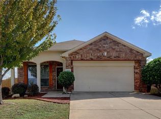 565 Baverton Ln, Haslet, TX 76052