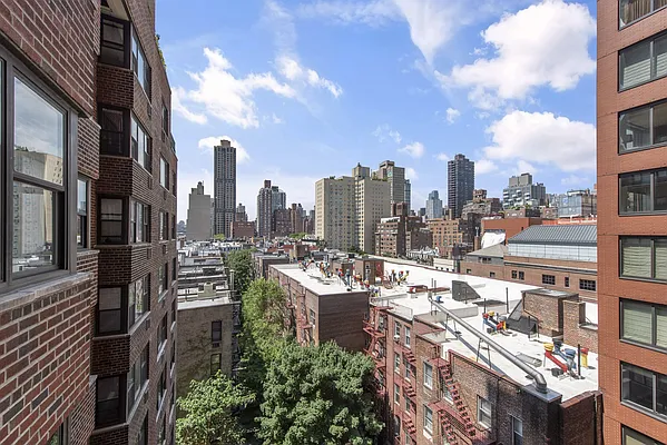 Sold by Compass | media 25