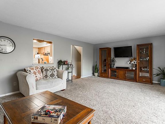 5th image of 29348 Stewart Dr