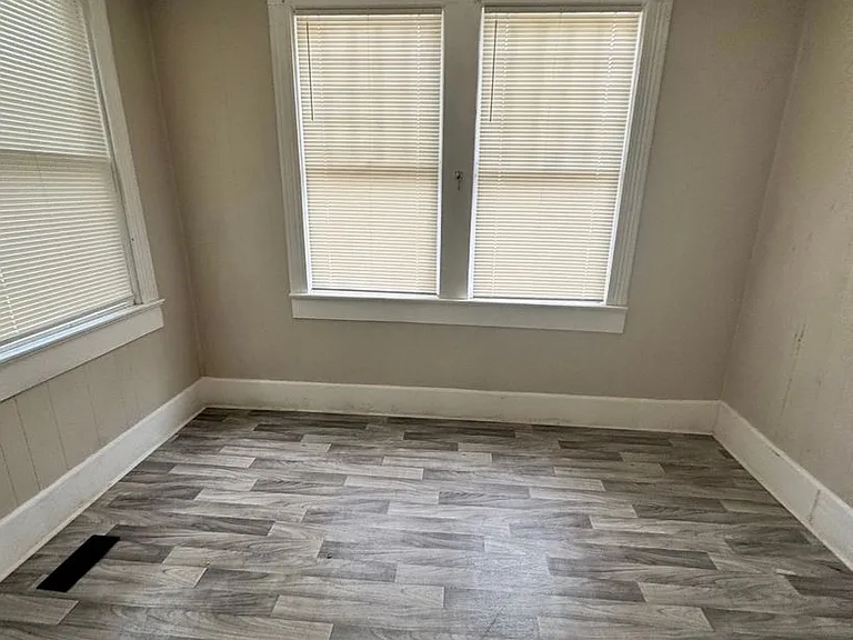 216 W Magnolia St — Photo 21