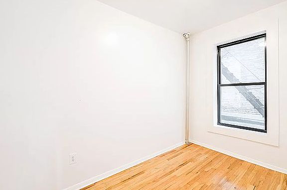 4th image of 117 Perry St #34