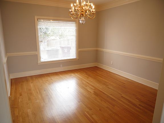 5th image of 650 Warwick Oaks Ln E
