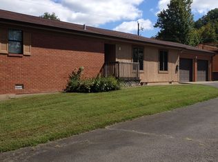 310 Mountain Shadows Dr, Hazard, KY 41701