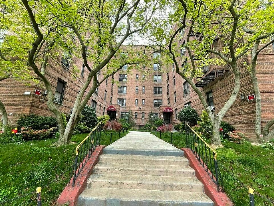 1st image of 14407 Sanford Ave APT 2F