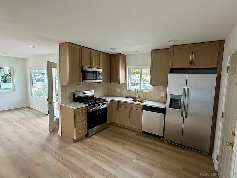 1038 Oaklawn Ave — Photo 4