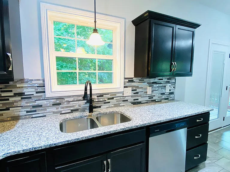 1194 Eagles Bluff Dr — Photo 12