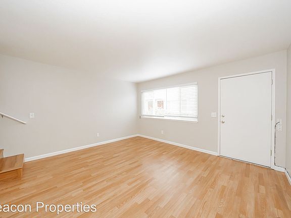 3rd image of 1112 E 6th St #10971308