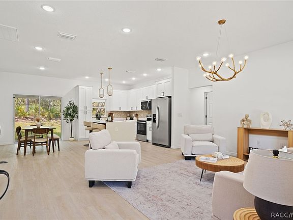 3rd image of 2784 W Paragon Ln