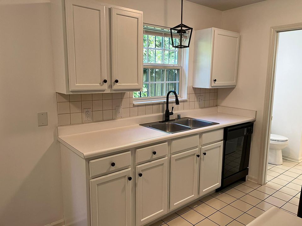 1st image of 2113 Fortune Hill Ln