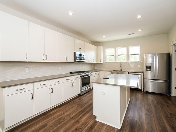 2nd image of 4416 Avery Ave