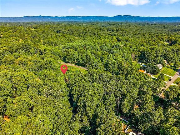 5th image of 1805 Greenhill Rd