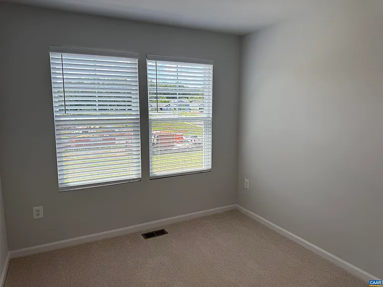 37 Laurin St — Photo 15