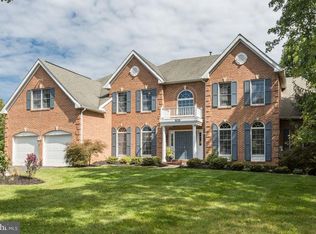 10200 Cross Haven Ct, Rockville, MD 20850