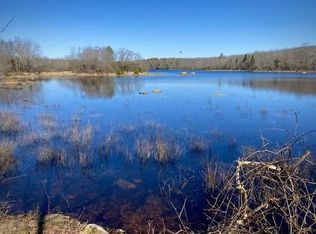 74 Blue Pond Trl, Hope Valley, RI 02832