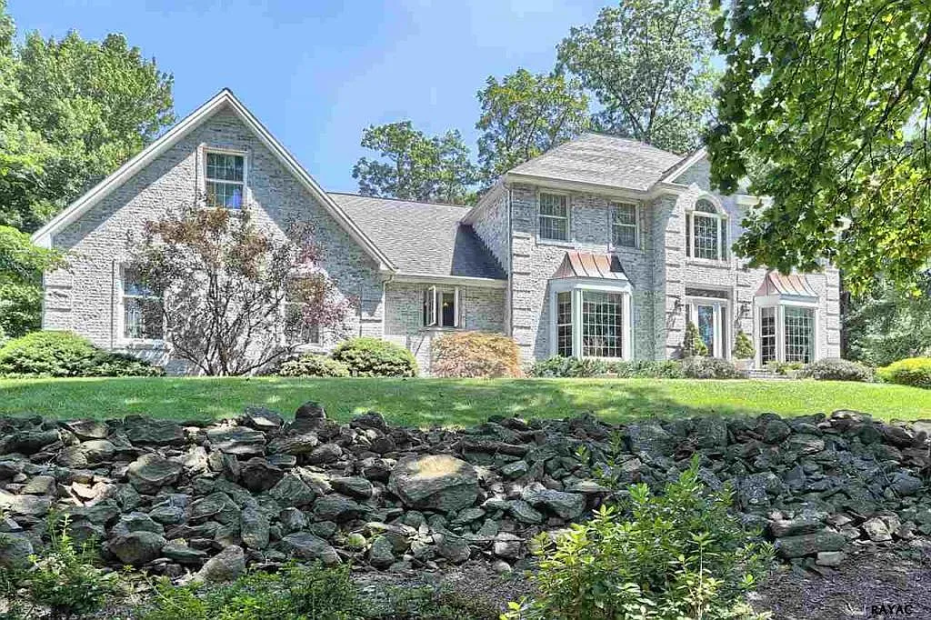 8 Glencarron Ct photo 1