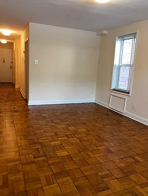 Rented by Kew Forest Realty Inc | media 23