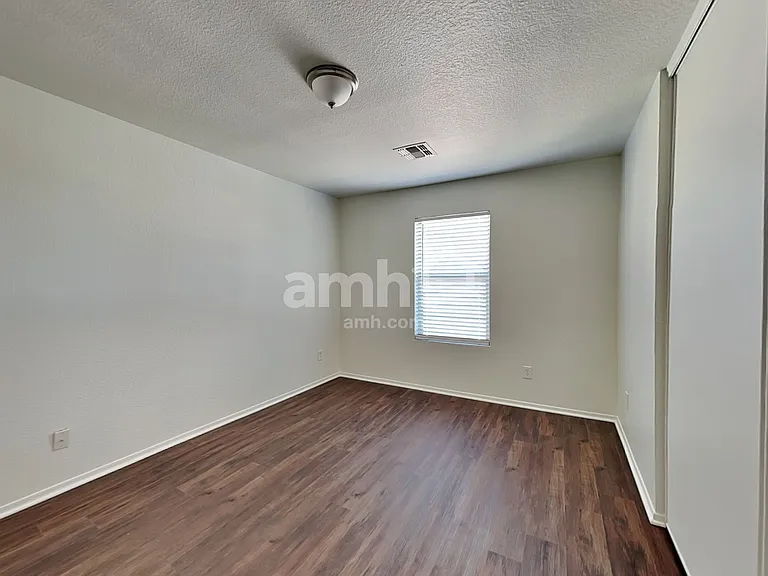 16923 W Central St — Photo 24