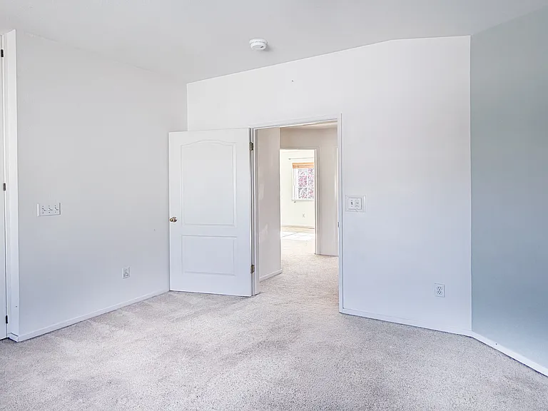 104 Windjammer Ct — Photo 17