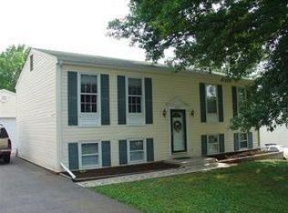 4617 Casper Dr NE, Roanoke, VA 24019