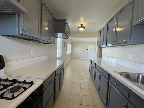 3rd image of 5156 Canoga St #5156