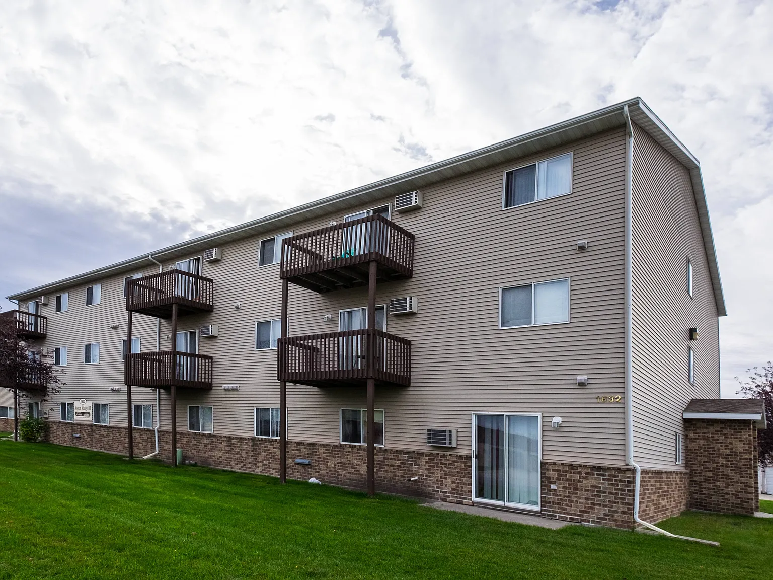 Aspen Ridge — Photo 1