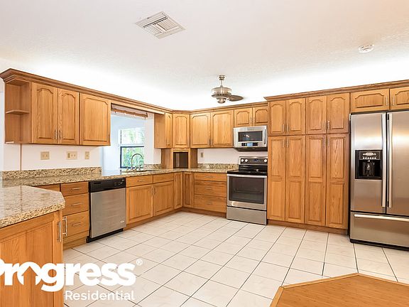 4th image of 10945 NW 20th Dr
