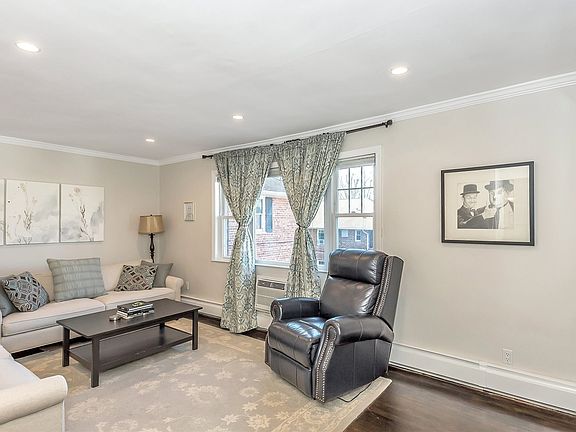 3rd image of 16 Madison Park Gdns #16U