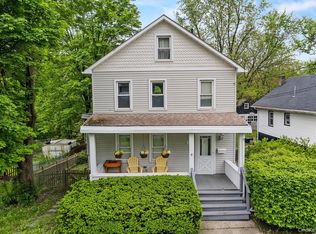 52 S Main St, Florida, NY 10921
