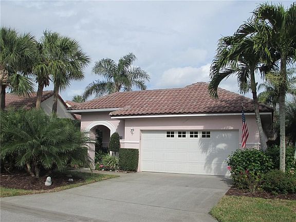 3rd image of 1672 Victoria Cir